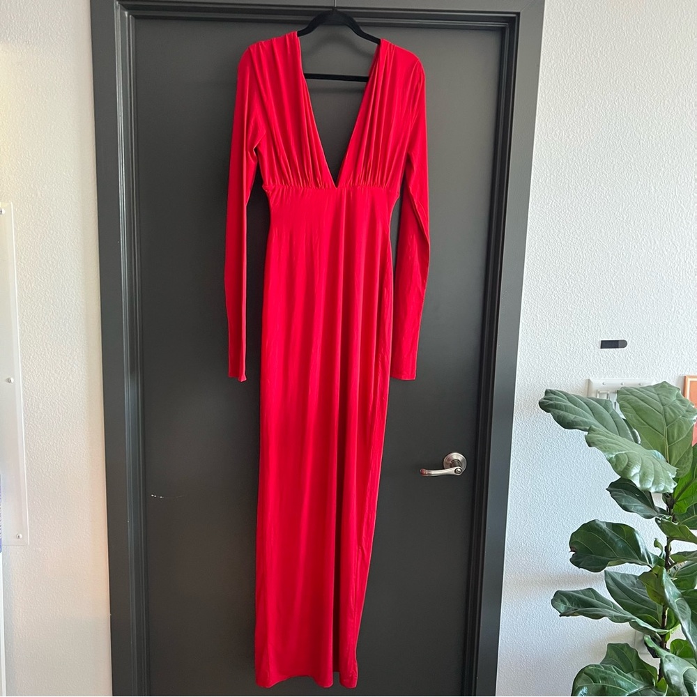 Helsa Jersey Deep V Maxi Dress in Chile Size Medium NEW! New with tags! - Picture 8 of 10